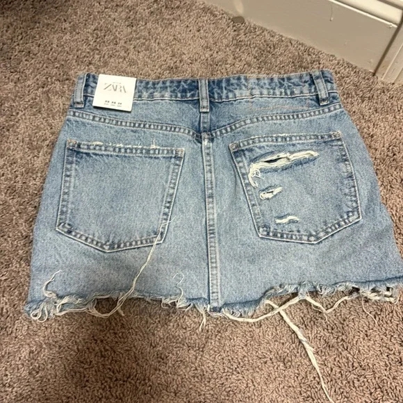 Brand New Zara Jean Mini Skirt - Picture 2 of 2